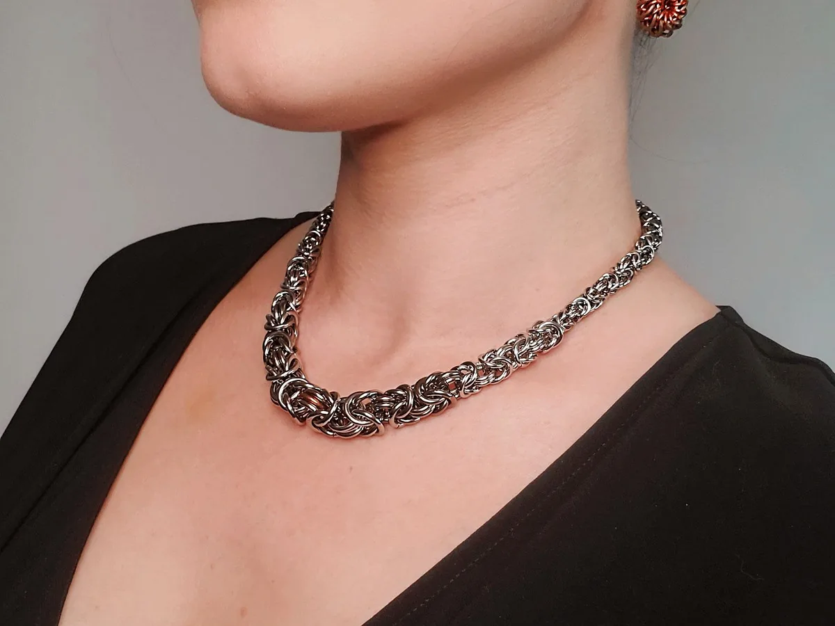 Byzantine weave necklace design
